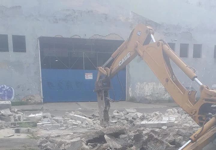 Demolição controlada em estruturas de concreto armado: Desafios e soluções